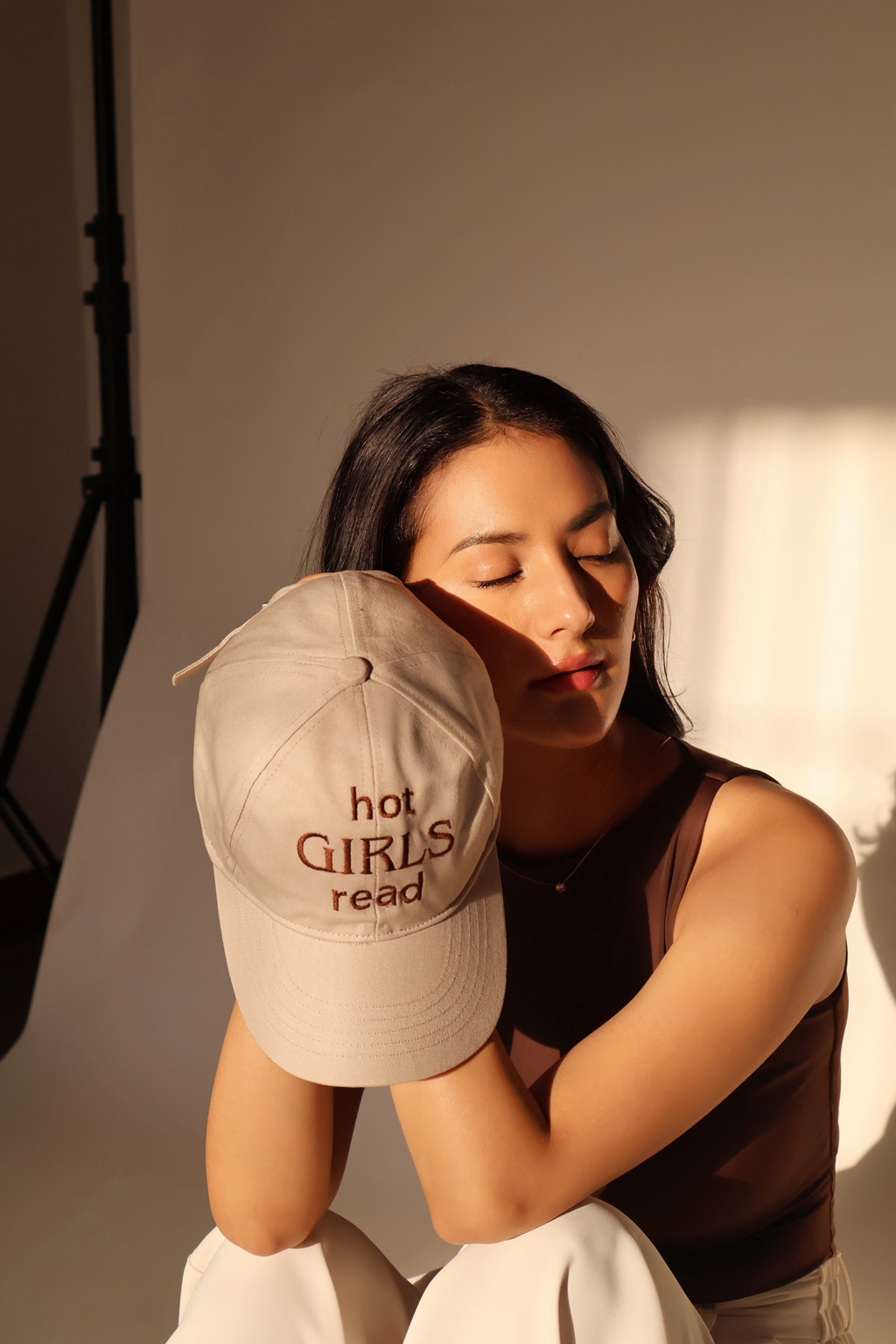 HOT GIRLS READ CAP