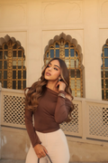 Gurleen in oak top coco