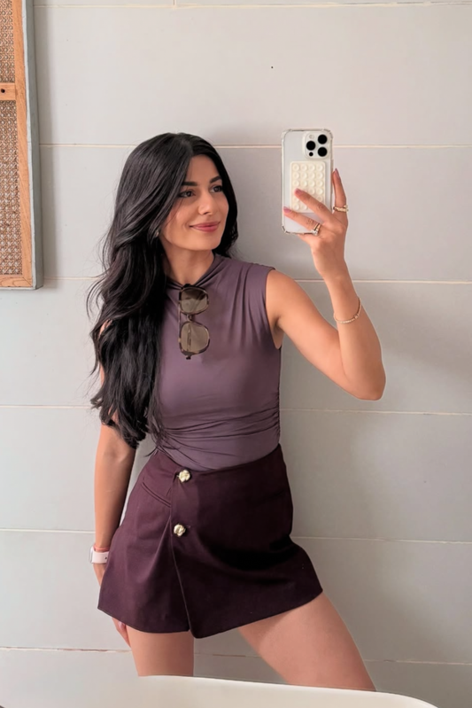 Radhica in beam tee coco