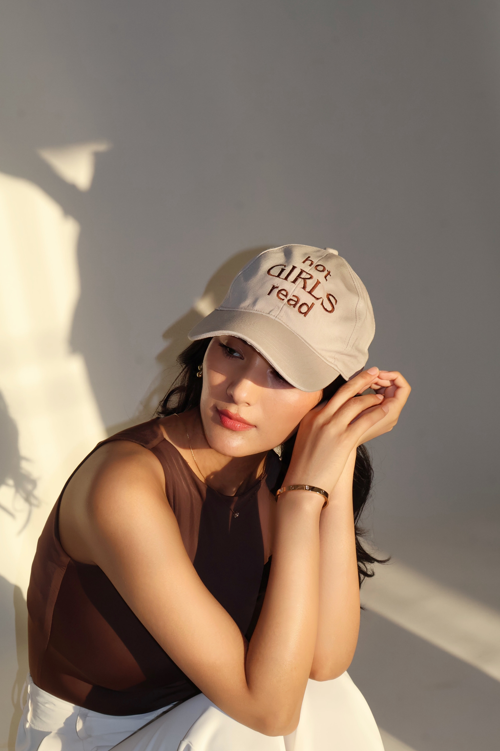 HOT GIRLS READ CAP
