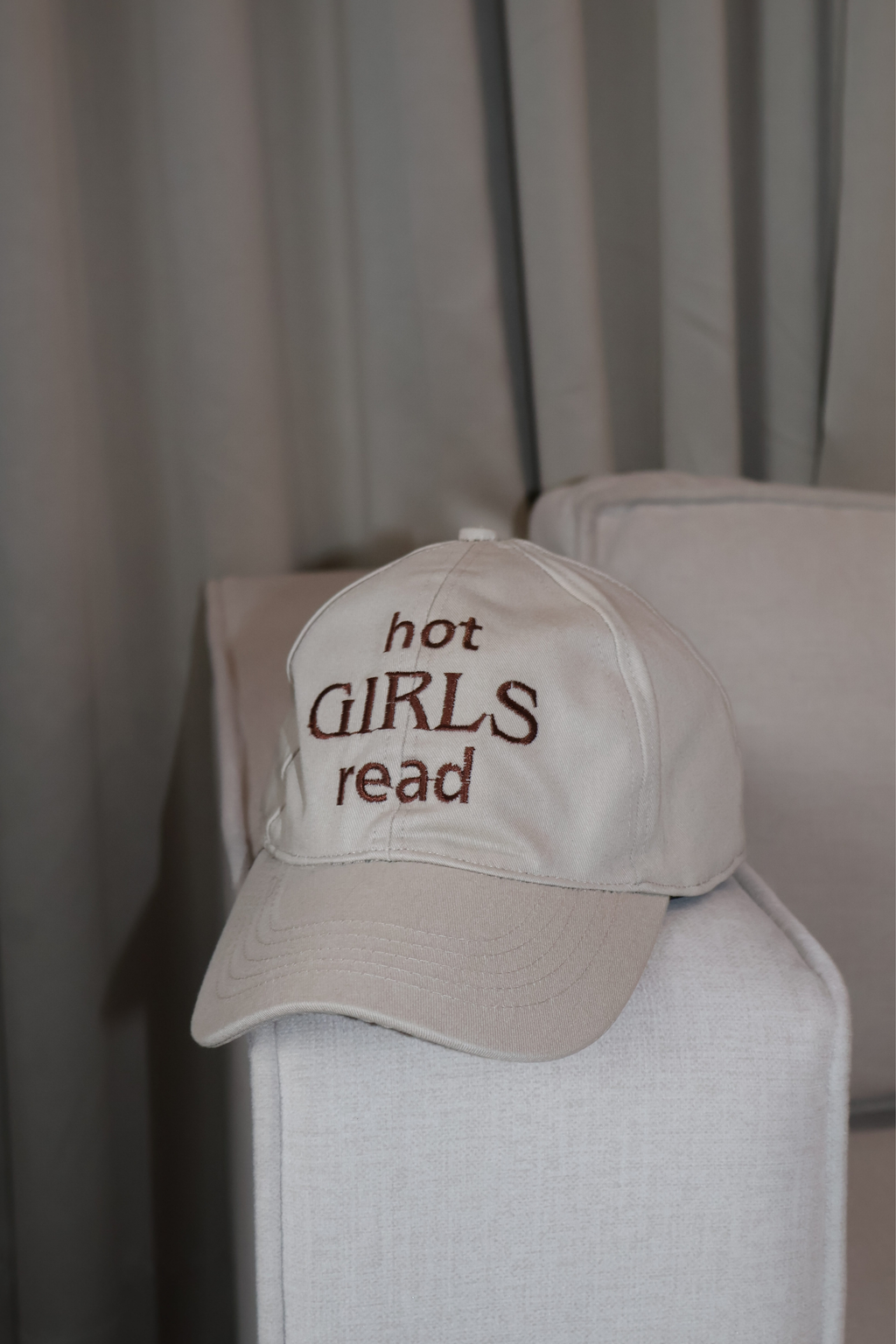HOT GIRLS READ CAP