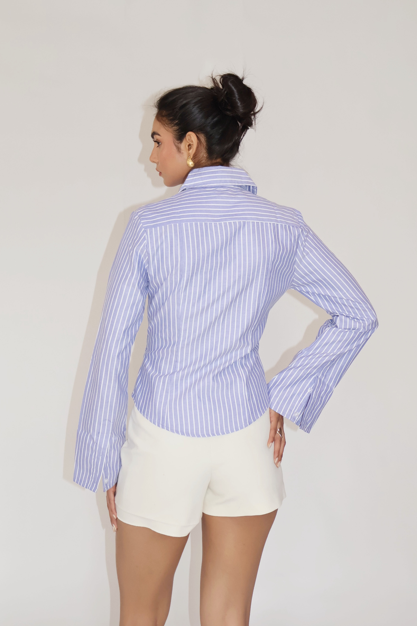 Alvika in Blue Striped Fitted Shirt – IRIS