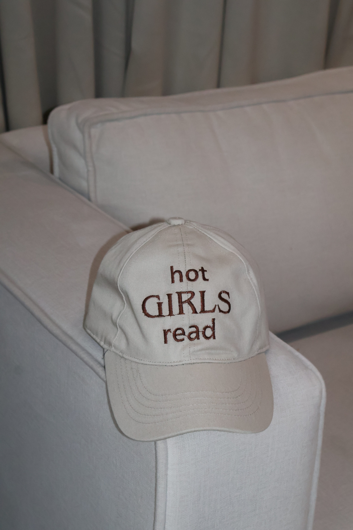HOT GIRLS READ CAP