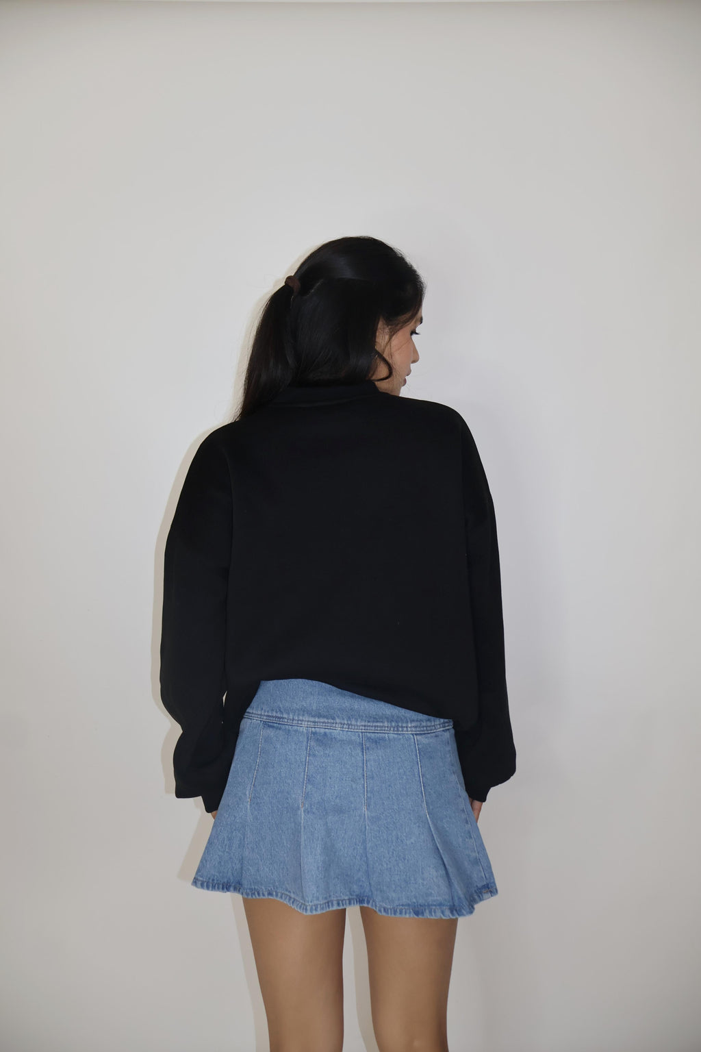Khushi Hegde in Black Crewneck Sweatshirt - Butter Soft Crewneck (Onyx)