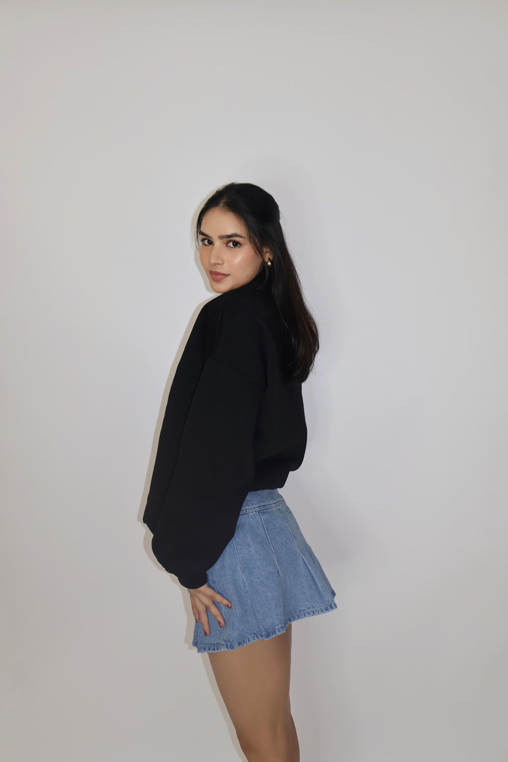 Khushi Hegde in Black Crewneck Sweatshirt - Butter Soft Crewneck (Onyx)