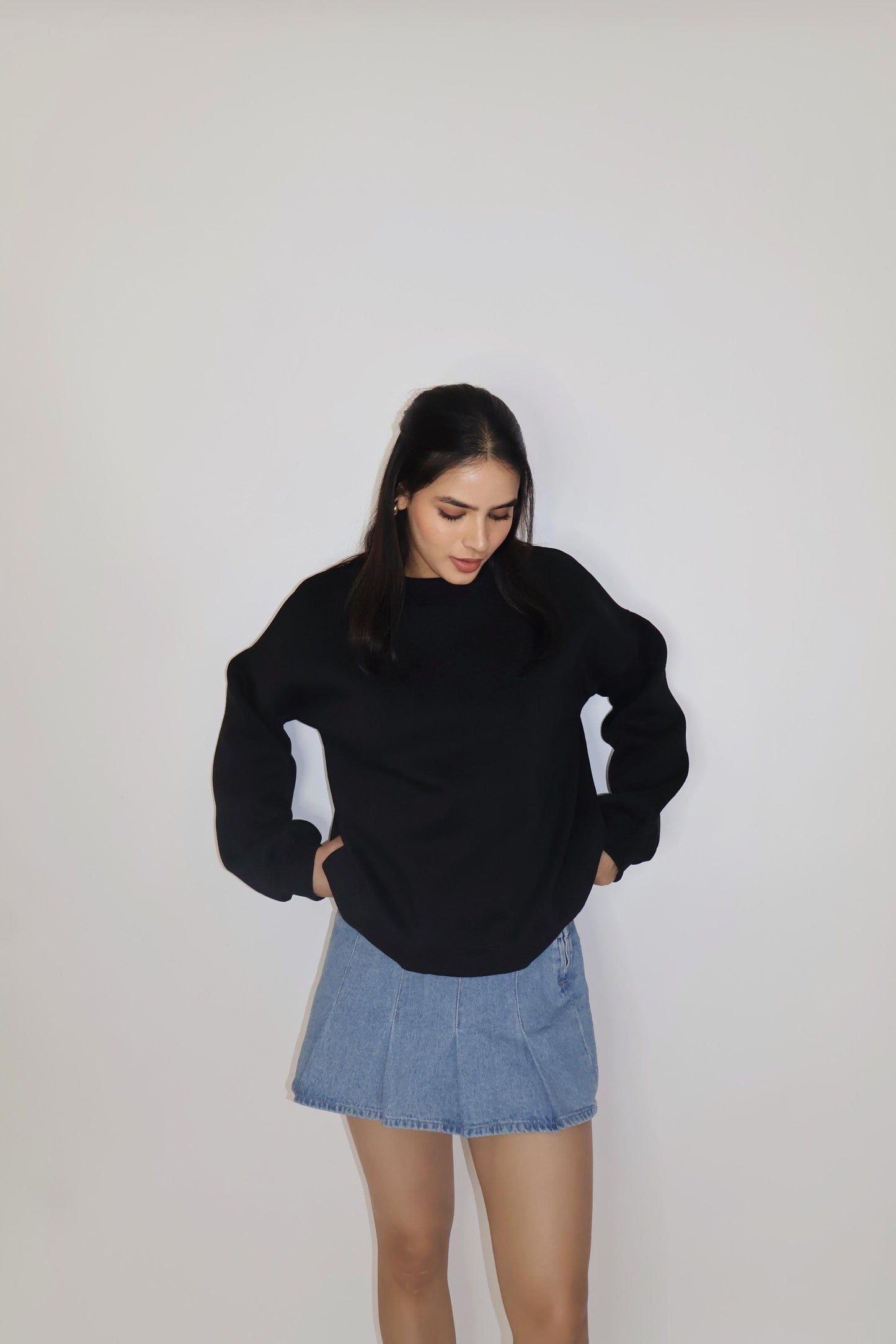 BUTTER SOFT CREWNECK (Onyx)