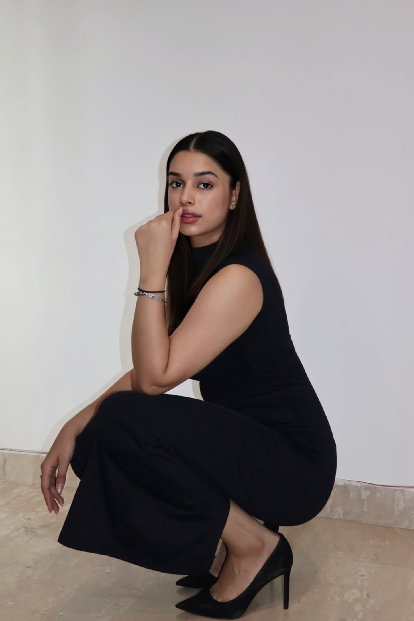 Nidhi in zephyr dress onyx