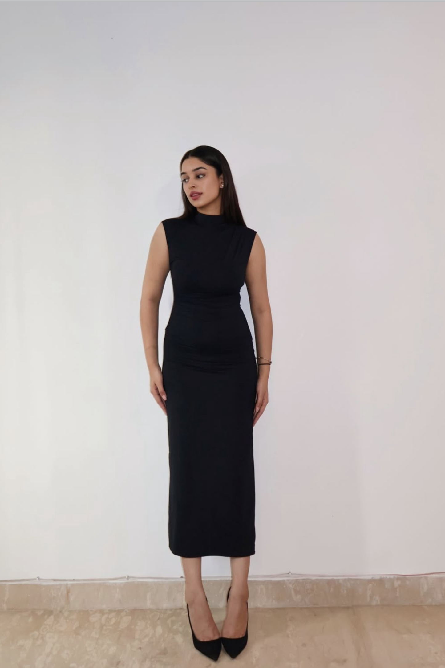 Nidhi in zephyr dress onyx