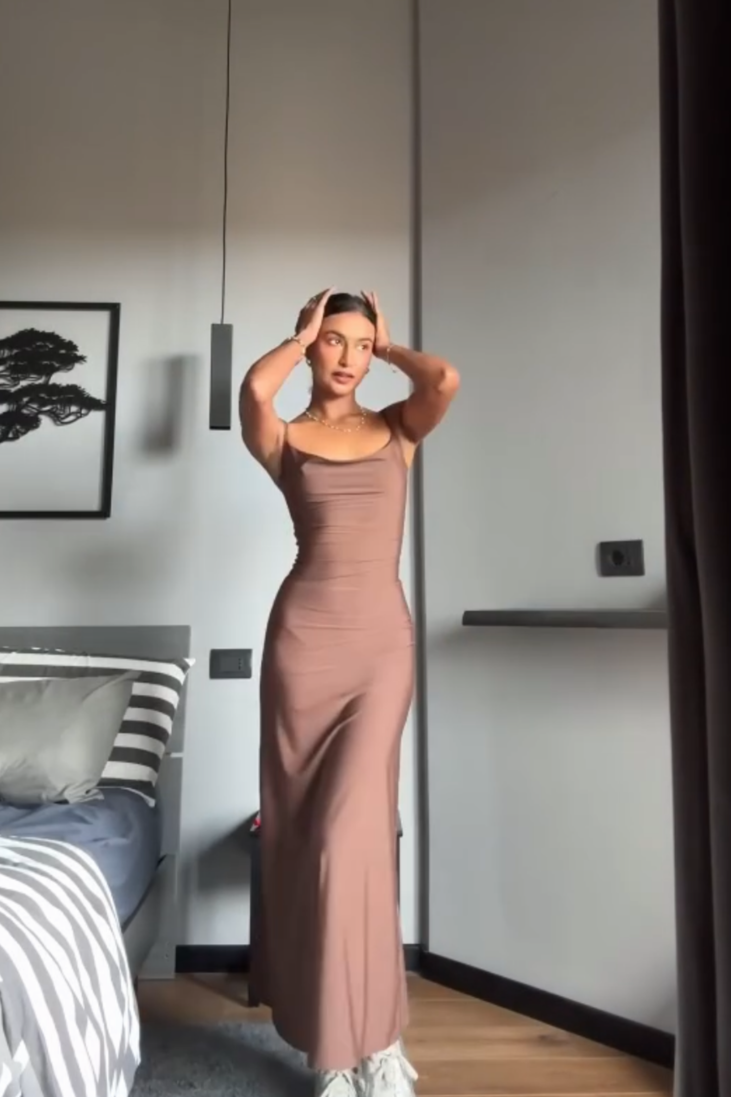 Rida in glow dress coco