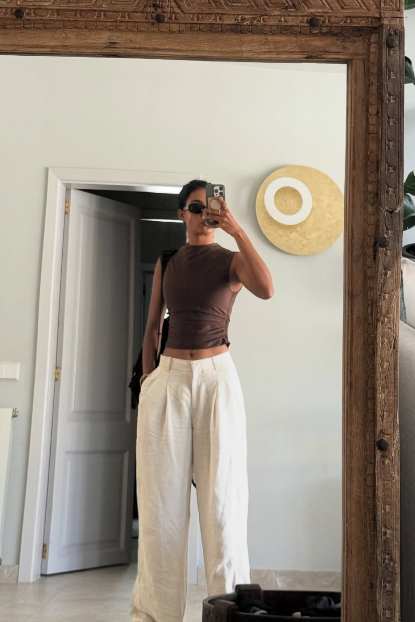 Radhica in beam tee coco