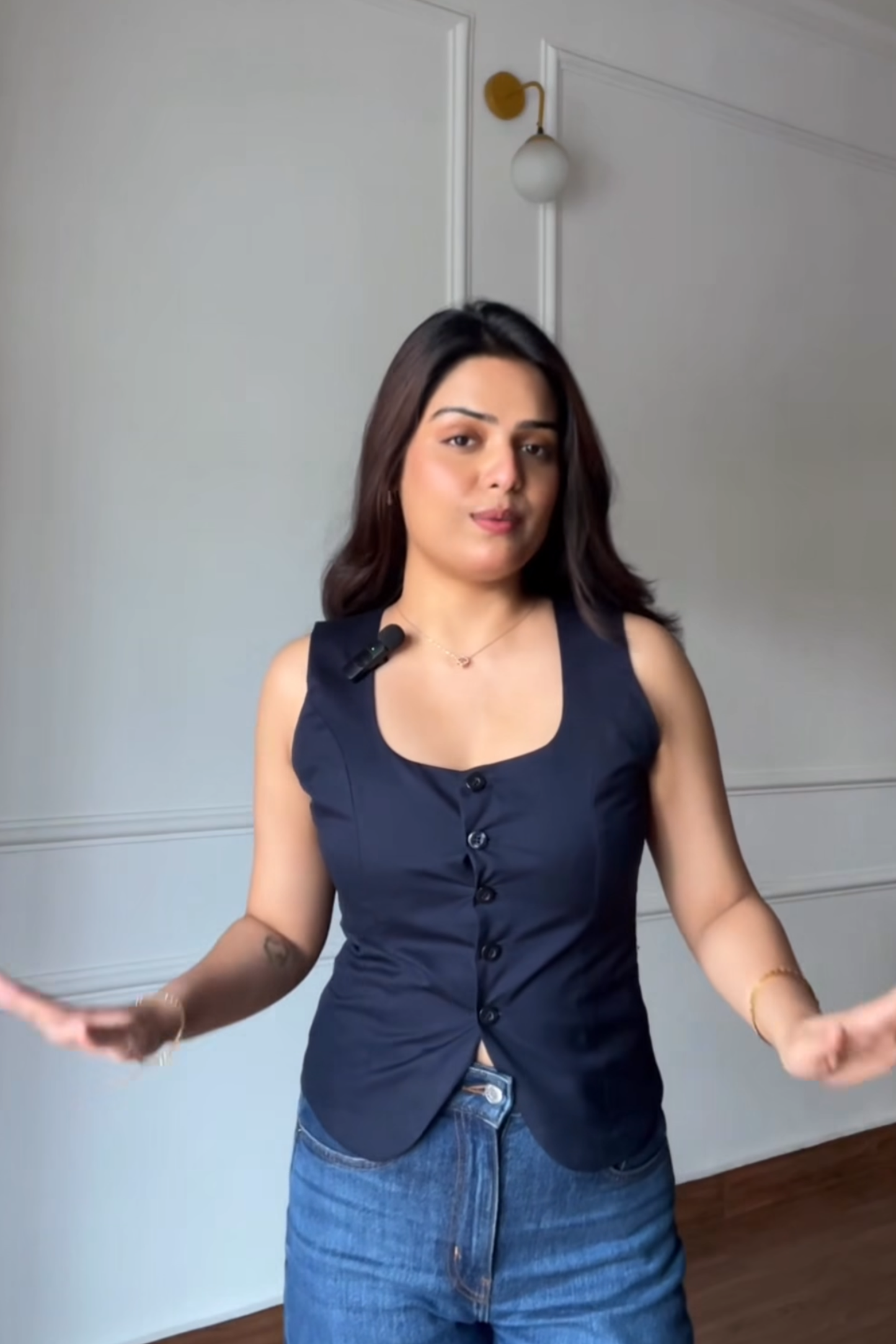 Yukta in aster waistcoat navy